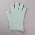 Heat-resistant silicone kitchen oven glove with heart texture, safe for daily cooking and baking. - Five-Finger Silicone Green