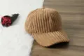 Corduroy baseball cap for men and women, classic casual duckbill hat for autumn and winter. - Adjustable / Khaki