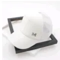 Berretto da baseball in rete bianca da donna cappello estivo traspirante con lettera M - Con Rete / m Bianco