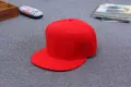 Berretto piatto rosso tinta unita, cappello hip hop elegante per uomo e donna, protezione solare. - Regolabile 54-58CM / Rosso