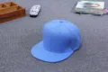 Einfarbig flache Krempe Baseball Cap Detailansicht, trendiger Hip-Hop Stil Sonnenschutz. - Verstellbar 54-58CM / Blau