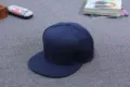 Einfarbige dunkelblaue Flat Brim Baseballcap für Damen und Herren, cooler Hip-Hop Hut. - Verstellbar 54-58CM / Marineblau