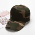 Classico cappellino da baseball mimetico con corona morbida e visiera curva, streetwear. - Regolabile / Mimetico Verde Militare