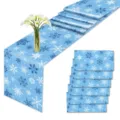 Detailansicht von blauem Schneeflocken Tischläufer Set, perfekt für winterliche Tischdekoration. - ZC014