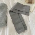 Grijze dikke gebreide overknee beenwarmers voor dames, gezellige winter thermische sokken hoes. - Platte Beenwarmers / Middelgrijs