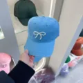 Casquette de baseball bleue avec nœud de perles, protection solaire et style décontracté. - Réglable / Casquette de Baseball Noeud Perles Bleu