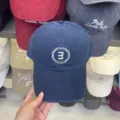 Casquette de baseball classique en coton bleu foncé avec logo brodé, couronne souple, chapeau. - Bleu marine