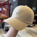 Casquette de baseball beige avec broderie chat mignon, style minimaliste, casquette de soleil. - Réglable de 54 à 60 cm / Broderie chaton / Kaki