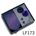 Set de corbata a cuadros morados para hombre con pañuelo y gemelos para traje de boda. - LF173 (Cuadros Púrpura)