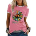 Maglietta rosa a maniche corte con dettagli ringer e stampa margherita pace hippie soul. - Taglia S / Top / Rosso rosa