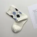 Calcetines de tubo medio con patrón argyle estilo británico, suaves y cálidos en mezcla lana. - Talla única / Blanco