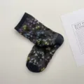 Calcetines retro de algodón para mujer, gris oscuro con bordado floral en relieve estilo vintage. - Talla única / Azul Marino