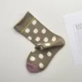 Calcetines de media pantorrilla a lunares color-block dulces coreanos para mujer otoño invierno - Talla única / Café con Leche
