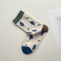 Retro contrast color cotton mid-tube socks with cute embroidered floral geometric patterns. - One Size / Flying Bird