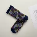 Calcetines de mujer azul marino retro con estampado floral texturado de algodón vintage - Talla única / Azul Marino