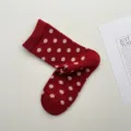 Chaussettes rouges à pois pour femmes, style mignon japonais, coton doux hivernal. - Taille unique / Rouge Vif