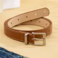 Ceinture minimaliste marron en cuir PU pour femme avec boucle ardillon argentée chic. - Marron