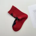 Calze al polpaccio in cotone con motivo a losanghe rosso e nero, stile retrò chic e caldo. - Taglia unica / Rosso Brillante
