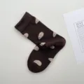 Niedliche flauschige Tier-Jacquard-Mittelsocken für Damen, süße japanische braune Baumwollsocken. - Einheitsgröße / Kaffee
