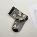 Calcetines grises de mujer con bordado floral 3D, calcetines de algodón retro otoño invierno. - Talla única / Gris claro