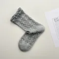 Calcetines grises de media caña con bonitos volantes y patrón de trenzas para mujer. - Talla única / Retorcido