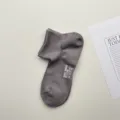 Calcetines cortos transpirables de malla para hombre, algodón liso deportivo para uso diario. - Talla única / Gris oscuro
