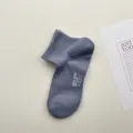 Chaussettes courtes unies bleu-gris pour hommes, chaussettes de sport en coton respirant. - Taille unique / Bleu
