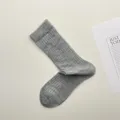 Calcetines grises a rayas para mujer, estilo minimalista de seda transpirable diario. - Talla única / Gris Medio