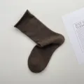 Calze a coste marroni tinta unita, calze al polpaccio in cotone minimaliste da donna. - Taglia unica / Marrone scuro