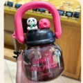 Bottiglia d'acqua portatile di grande capacita con panda carino, manico rosa, tazza di paglia. - Decorazione a forma di panda / 800ml / Nero