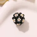Detalle de bola de flores de cuentas negras y blancas, ideal para pendientes y cabello de bricolaje. - Negro
