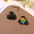 Close-up of DIY colorful beaded three-petal flower accessories, forest style detail view. - 1 Piece/Pack / Black