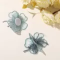 Parche de flor bordada de organza azul con centro de cuentas para accesorios DIY detalle. - Azul lago