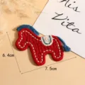 Bestickter roter Pferde-Stoffaufnäher DIY Deko-Accessoire für Taschen, Kleidung und Handytaschen. - Stil 2