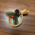 Gold twisted rope Christmas decoration with pinecone and berries for curtain tieback or napkin ring. - Single / Gold