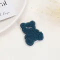 Detail van pluizige donkerblauwe beren geborduurde stoffen patch close-up voor DIY kleding decoratie. - Donkerblauw Beer / 3.5x4.7cm Stijl 1