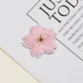Roze kersenbloesem geborduurde patch DIY decoratieve opstrijkbare bloem kleding accessoire - Lichtroze Bloem
