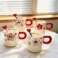 Tazza da caffè in ceramica carina con cucchiaio e manico rosso, design gatto, 410ml. - Misto 004