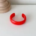 Bracelet manchette ouvert en résine rouge, jonc style vintage pour femmes au quotidien. - Rouge