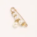 Gold pearl rhinestone safety pin brooch, waist tightening clothing detail view. - Gold Pin Hanging Pearl / 5.8cm