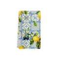 Dettaglio strofinaccio da cucina con limone fresco e piastrelle blu, tessuto microfibra assorbente. - Stile 16
