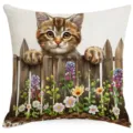 Détail de housse de coussin chat mignon et clôture avec illustration florale vibrante et douce. - Chat Tabby (HYMD57-22)