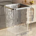 Cubo de basura transparente de plástico con borde plateado, papelera, 31x25.5cm. - 15L / Anillo de Presión Fijo / Blanco Cristal de Nube
