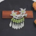 Pince à cheveux vintage chinoise avec perles vertes et glands argentés pour un style élégant. - Vert Clair