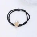 Élastique à cheveux noir double brin de style coréen avec perle blanche et pendentif cœur strass. - Style Motif Coeur