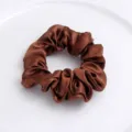 Chouchou en satin marron pour femme, attache queue de cheval élastique unie accessoire cheveux. - Marron