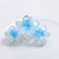 Jolie Pince a Cheveux Plumeria Degrade Bleu Grande Fleur en Resine Accessoire Femme - Blanc Bleu 11cm