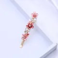 Élégante pince à cheveux fleur émail rose et strass, accessoire de coiffure en alliage pour femme. - Rose