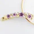 Goldene Bananen-Haarspange mit violetten Emailleschmuckblumen und funkelnden Strasssteinen. - HB00739 / Lila
