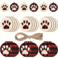 30 Stk. Weihnachten Holz Hundepfote Ornament mit Karo Hängeetikett Seil für Baum Dekor - 30 Stück/Packung / Naturholzfarbe